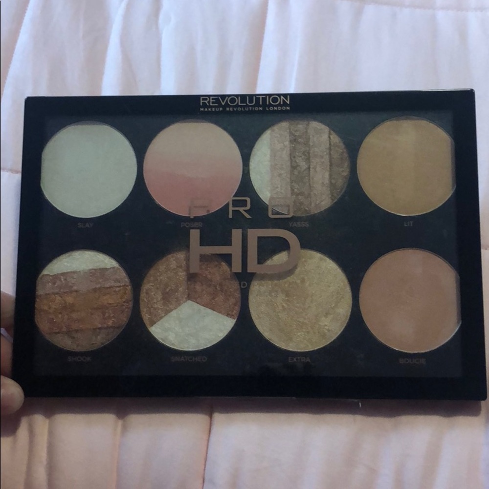 revolution pro HD highlighter palette